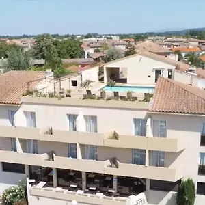Les Nevons 3* LʼIsle-sur-la-Sorgue